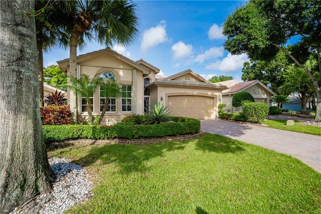 Valencia Lakes - Residential
