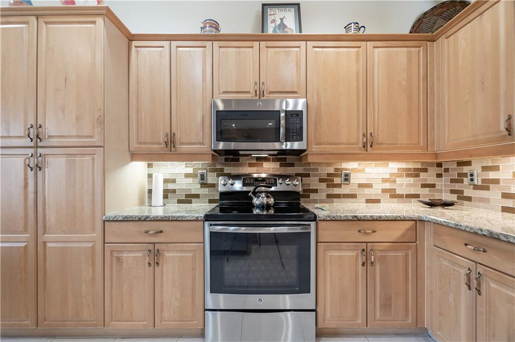 Valencia Lakes - Residential