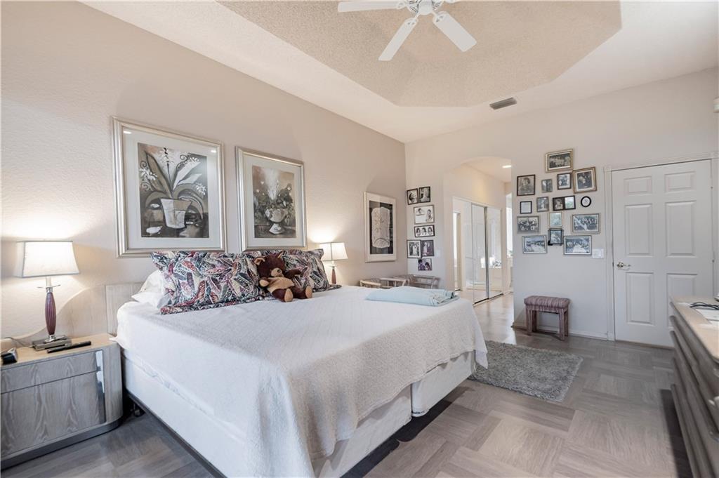 Valencia Lakes - Residential