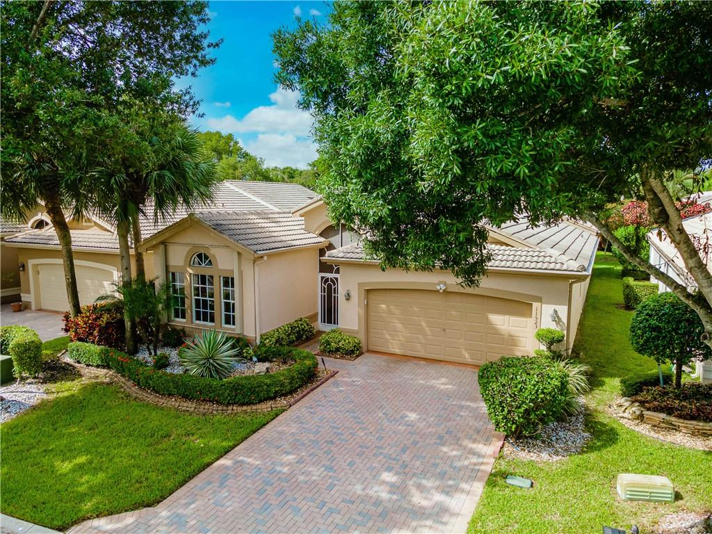 Valencia Lakes - Residential