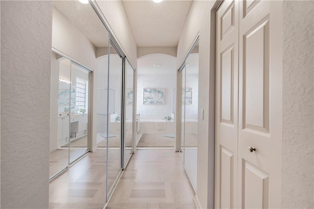 Valencia Lakes - Residential