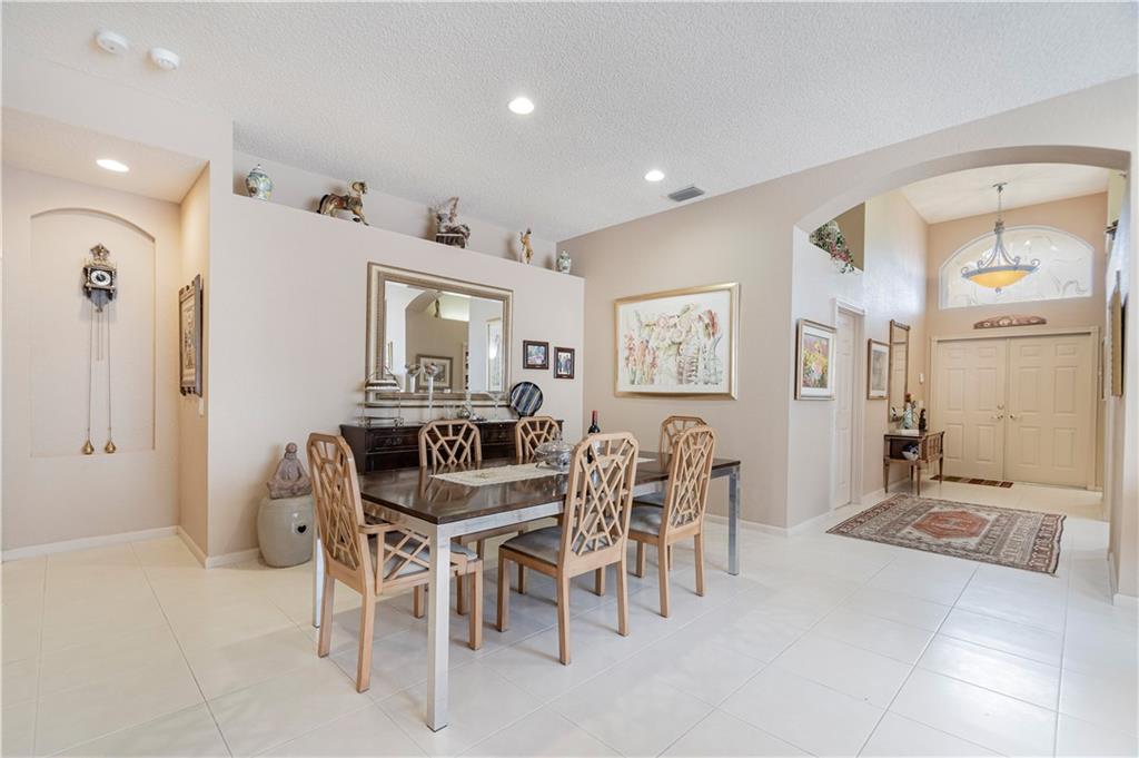 Valencia Lakes - Residential