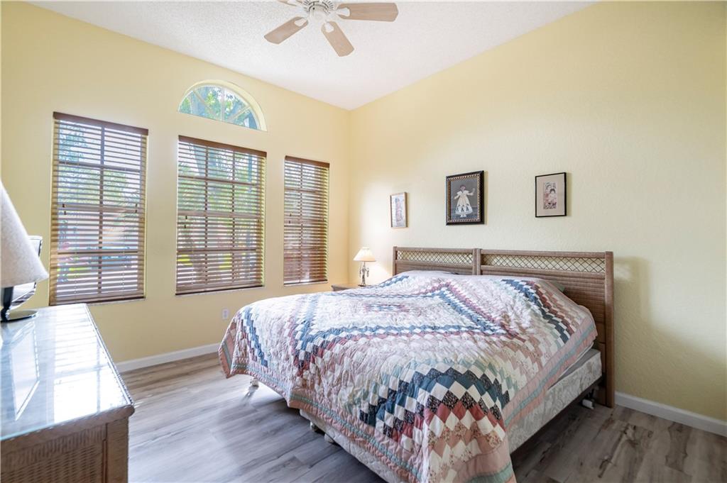 Valencia Lakes - Residential
