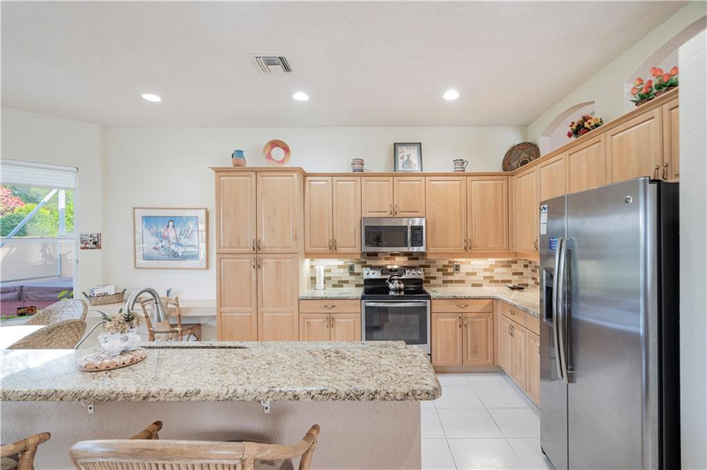 Valencia Lakes - Residential