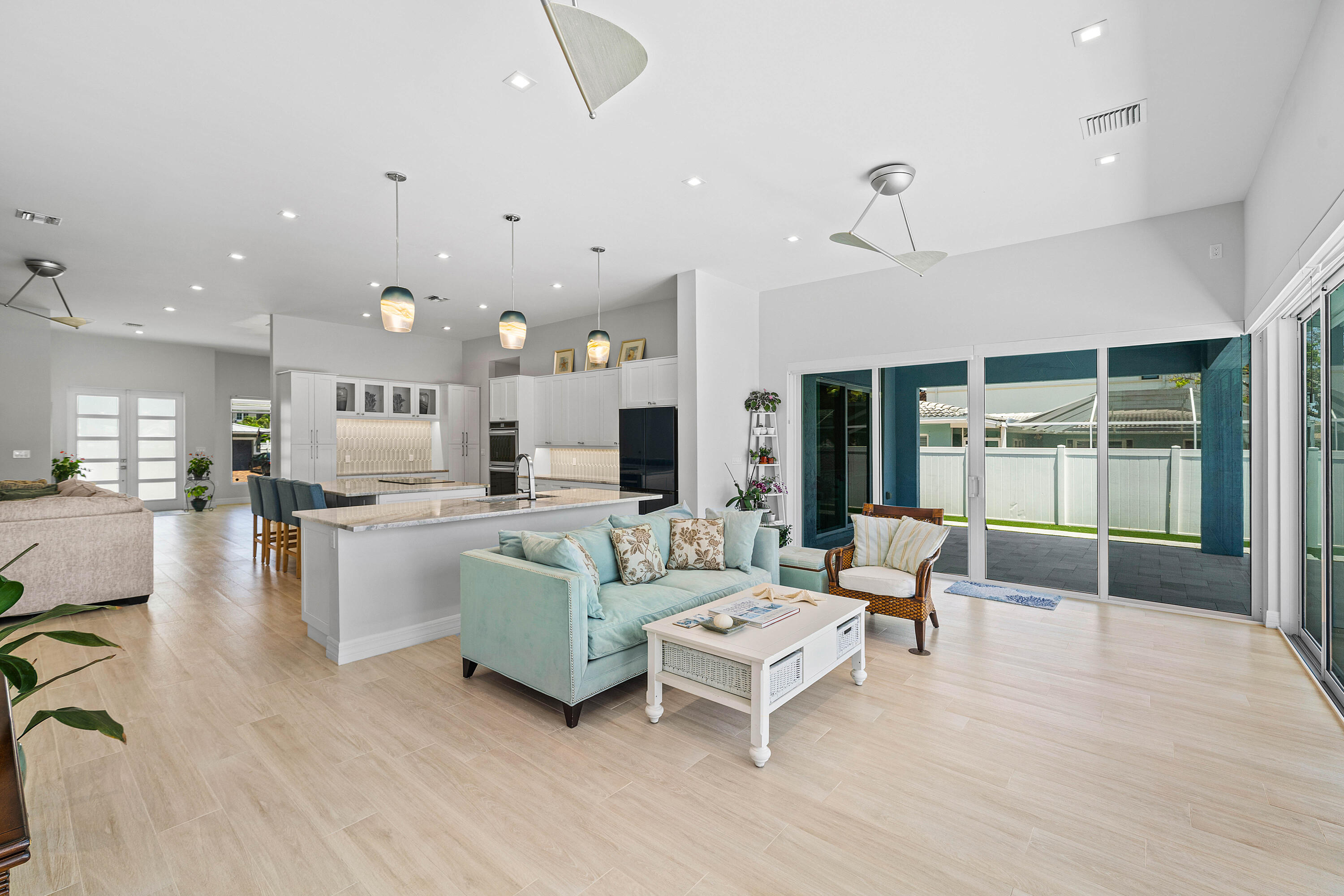 BOCA HARBOUR - Residential