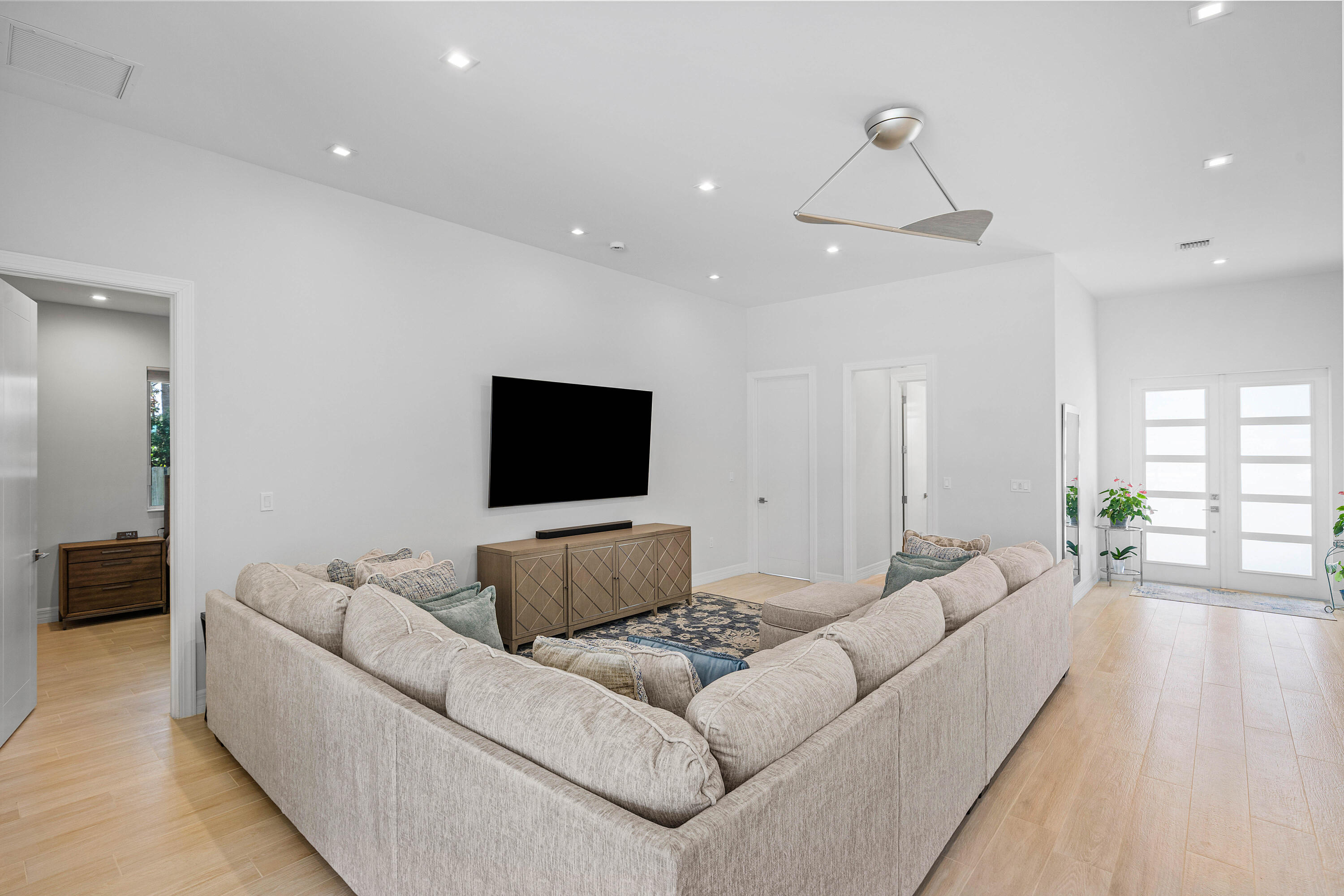 BOCA HARBOUR - Residential