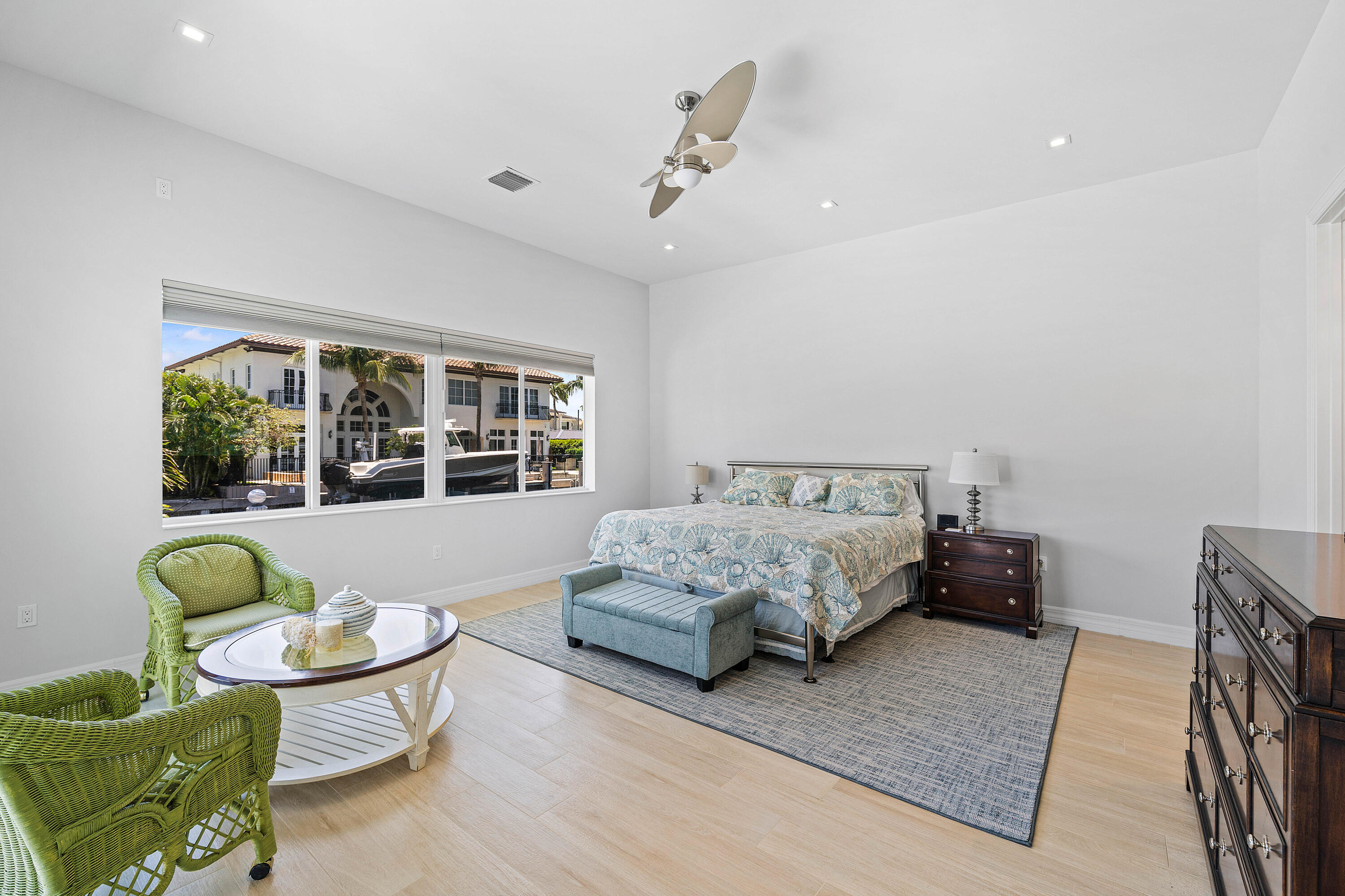 BOCA HARBOUR - Residential