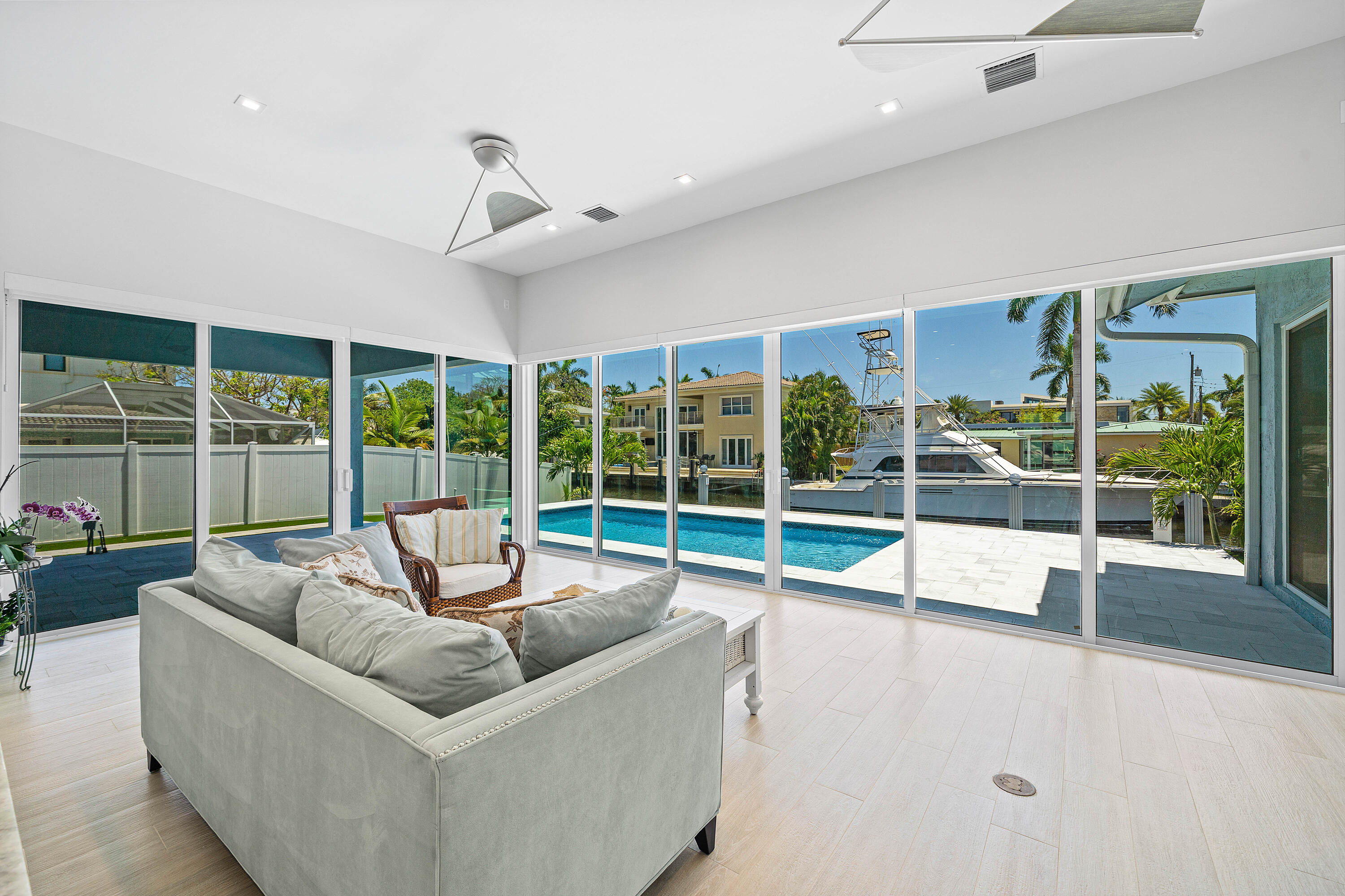 BOCA HARBOUR - Residential