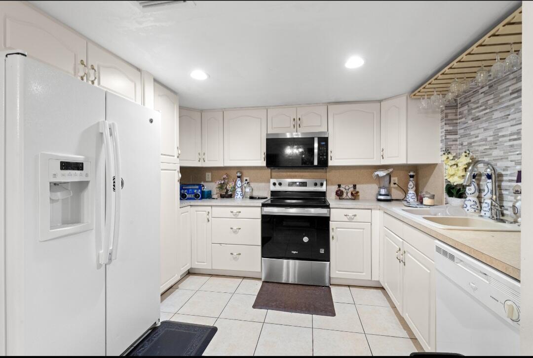 LAUREL HILLS 2ND ADD - Residential