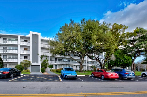 Tiny photo for 3076 Newport Drive #Q, Deerfield Beach, FL 33442 (MLS # B26089722)