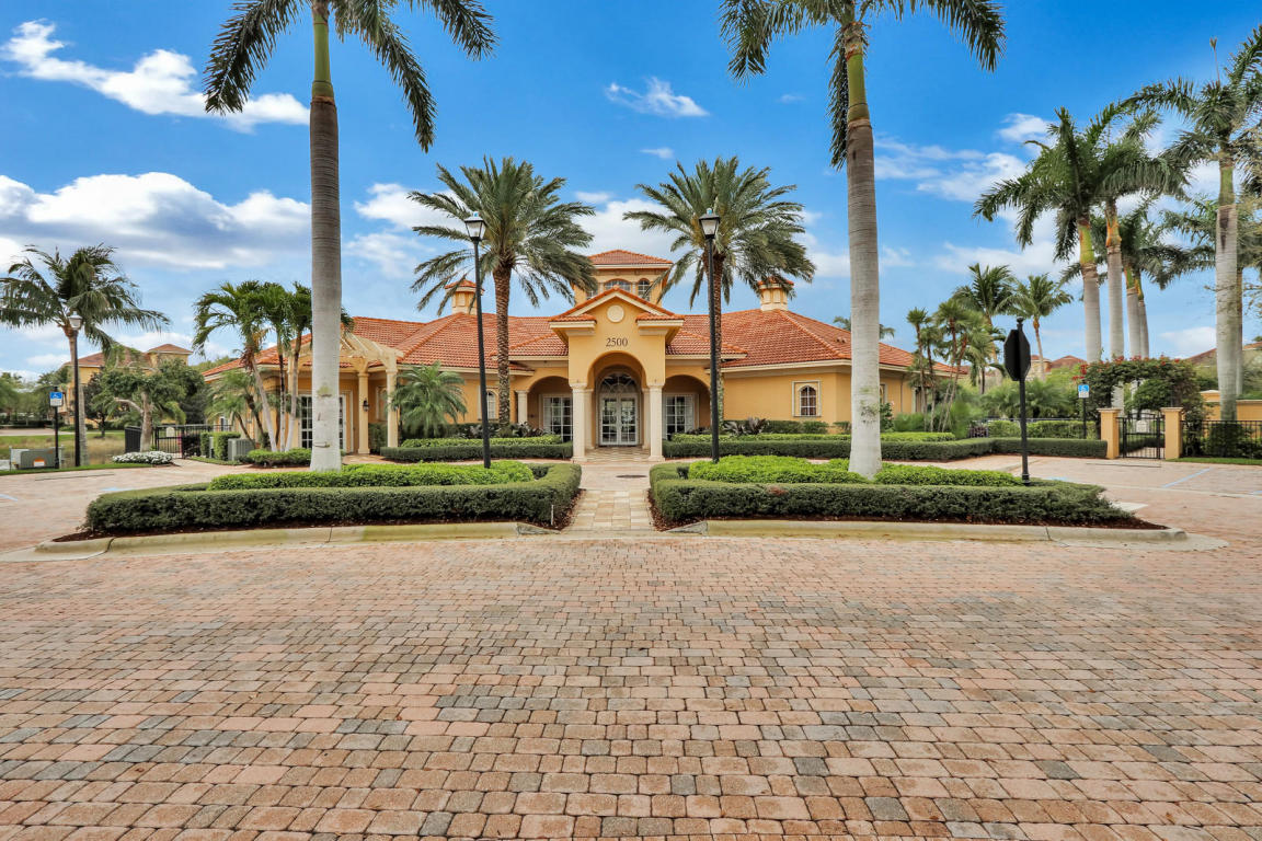 HARBOUR OAKS - Residential Lease