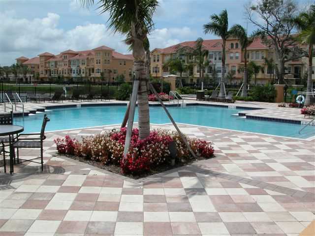 HARBOUR OAKS - Residential Lease