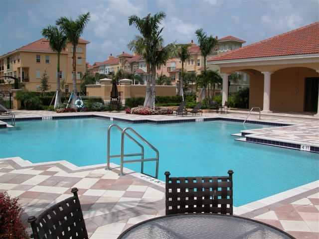 HARBOUR OAKS - Residential Lease