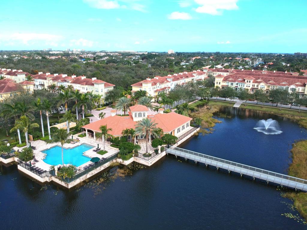 HARBOUR OAKS - Residential Lease