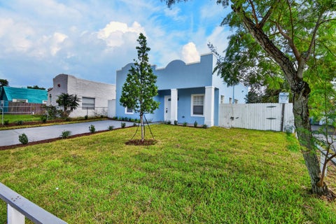 Tiny photo for 3804 Greenwood Avenue, West Palm Beach, FL 33407 (MLS # B26090450)