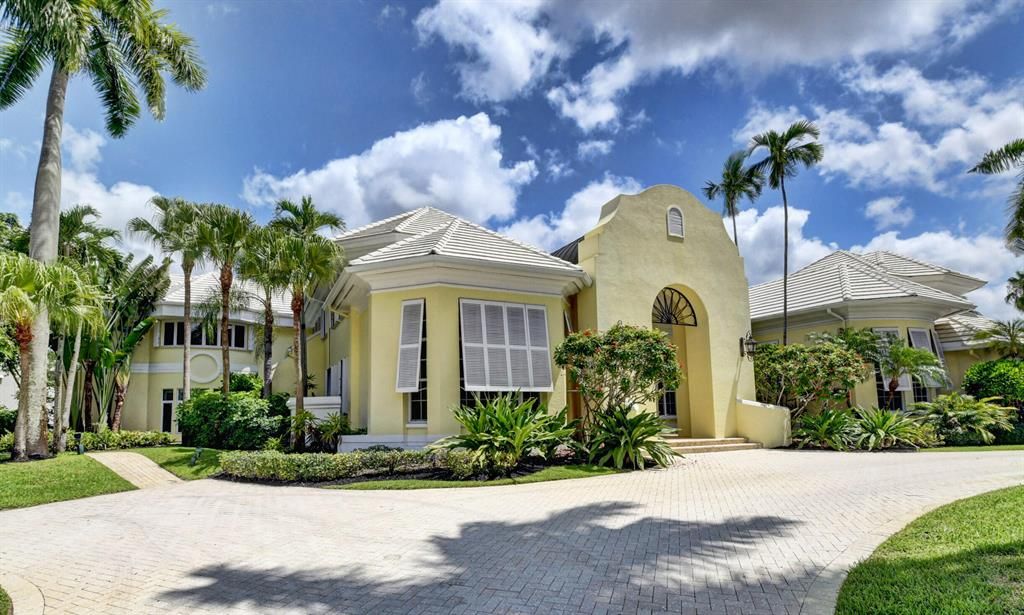 Photo of 6940 Queenferry Circle, Boca Raton, FL 33496 (MLS # R10817059)