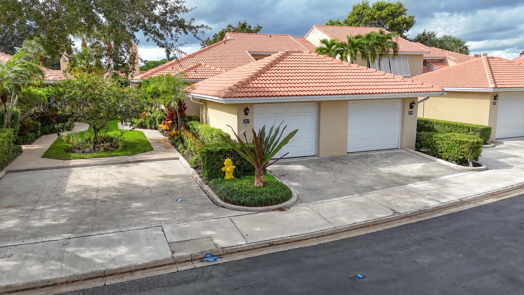 287 OLD MEADOW Way