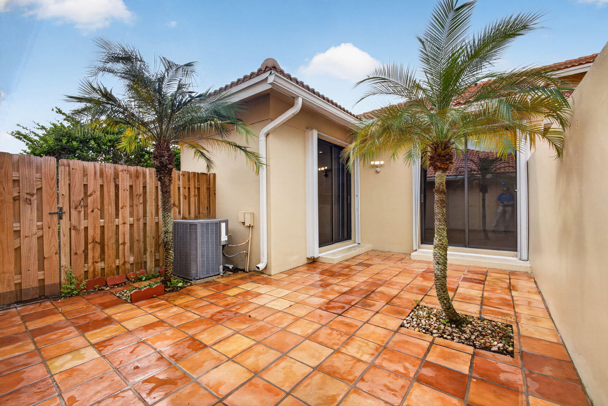 287 OLD MEADOW Way