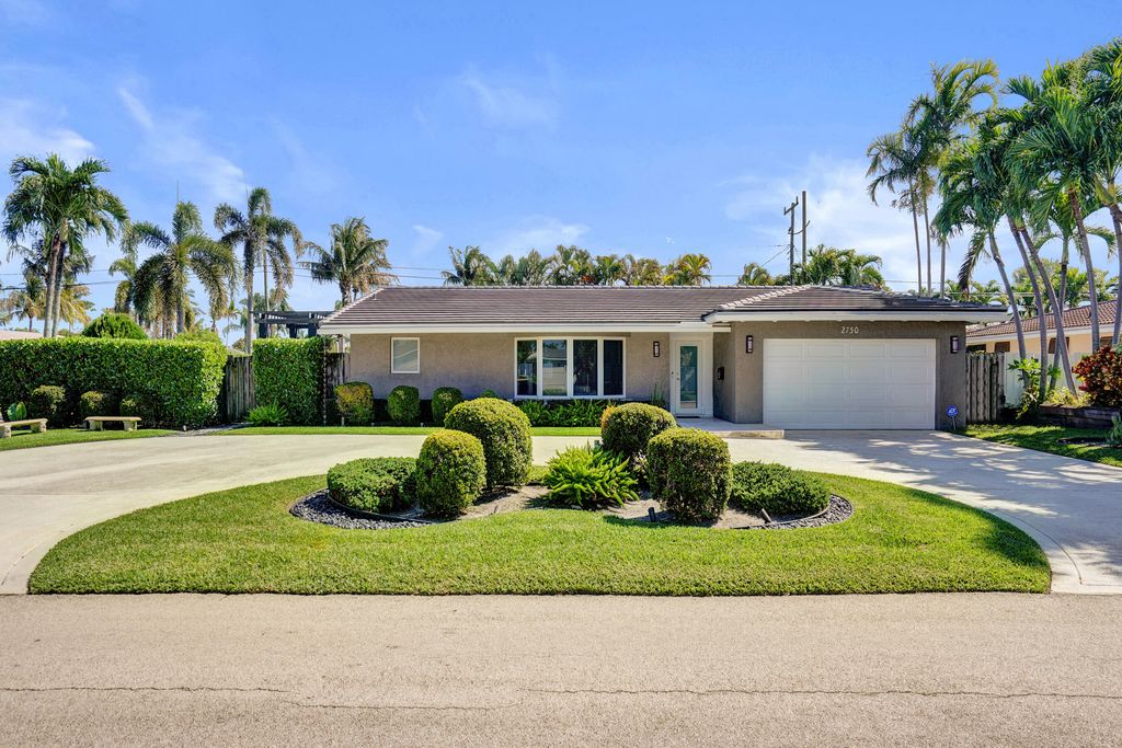 Photo of 2750 NE 45th Street, Lighthouse Point, FL 33064 (MLS # B26011510)