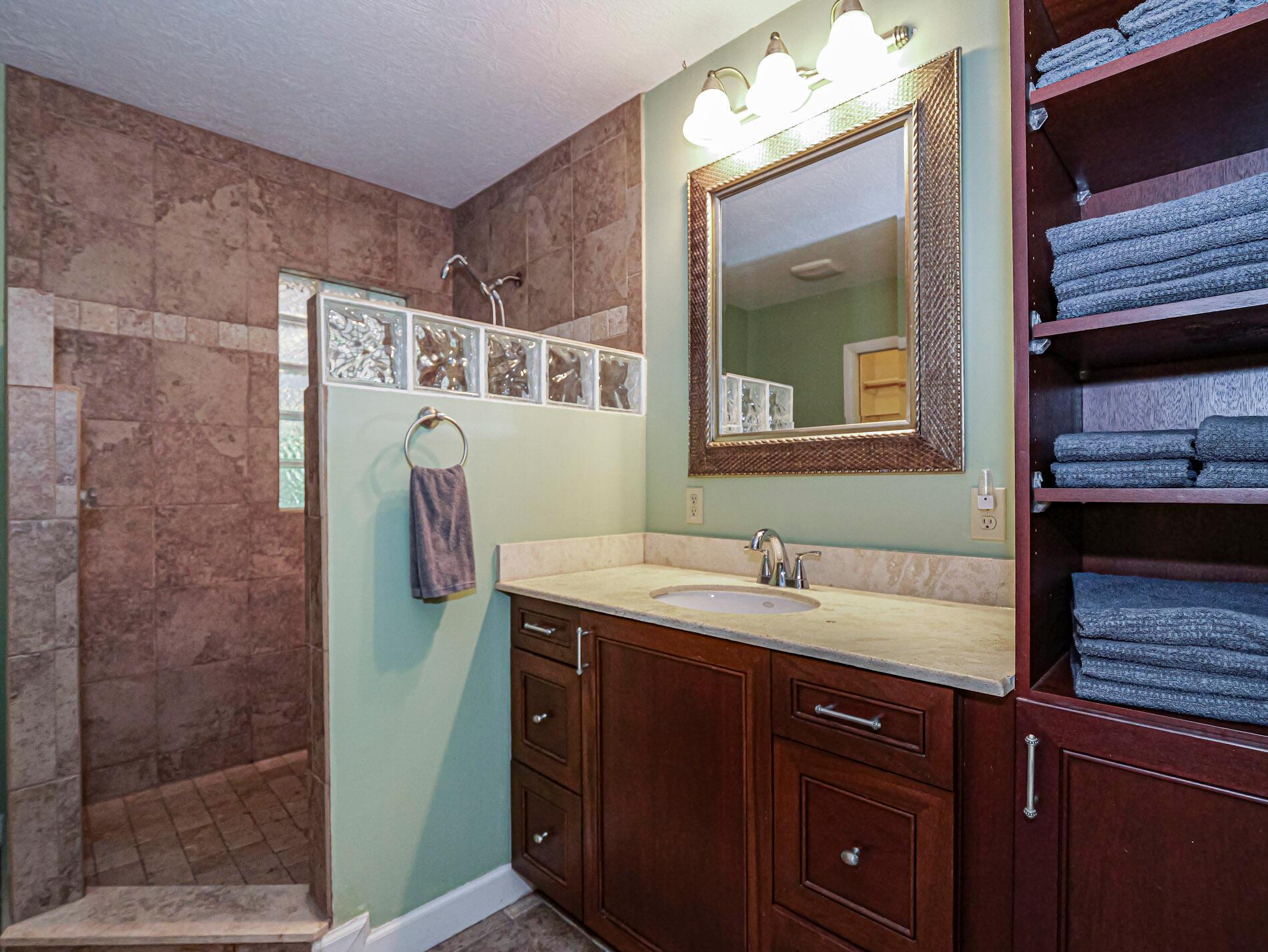 PINE-METTO PARK - Residential