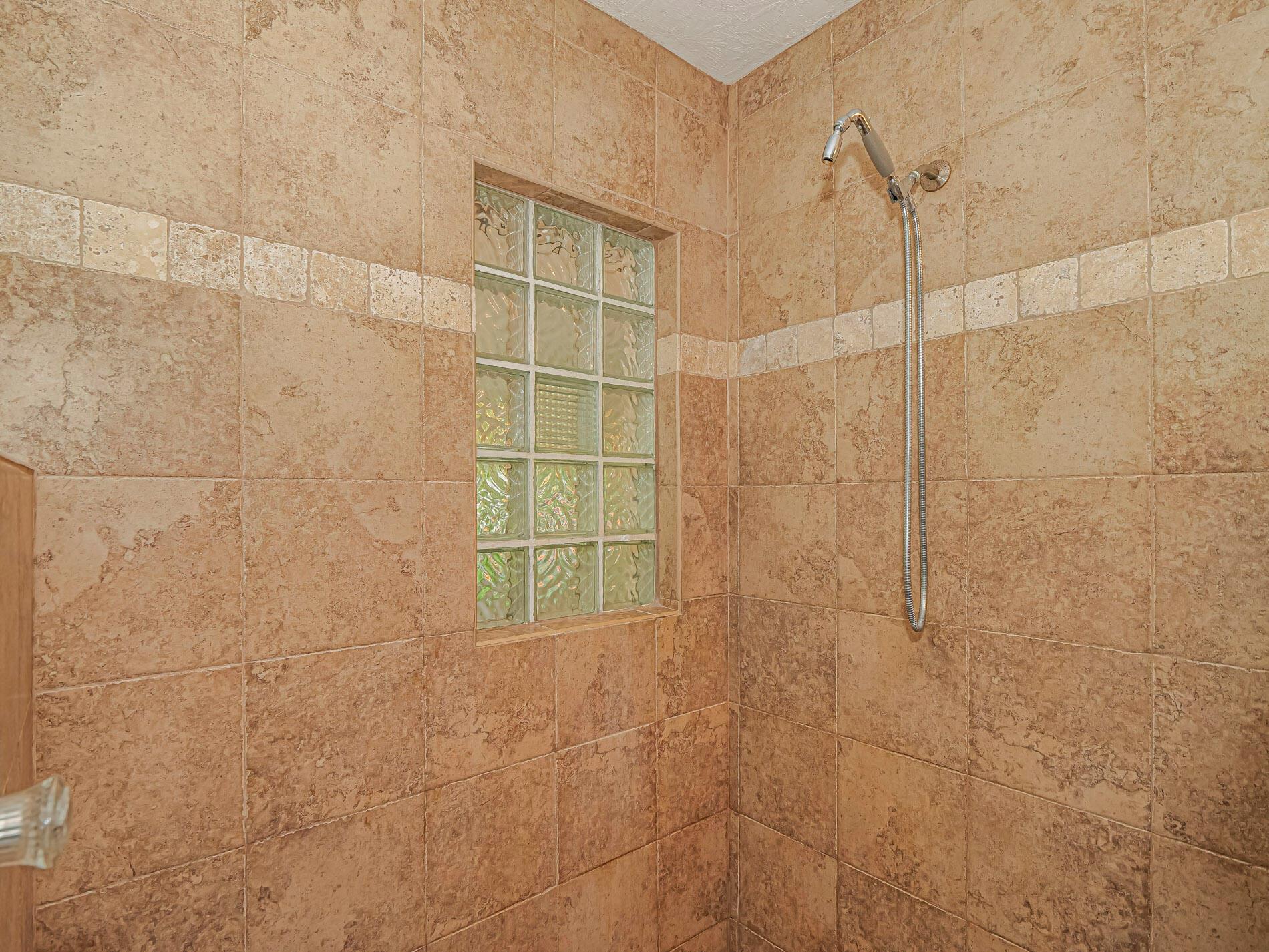 PINE-METTO PARK - Residential