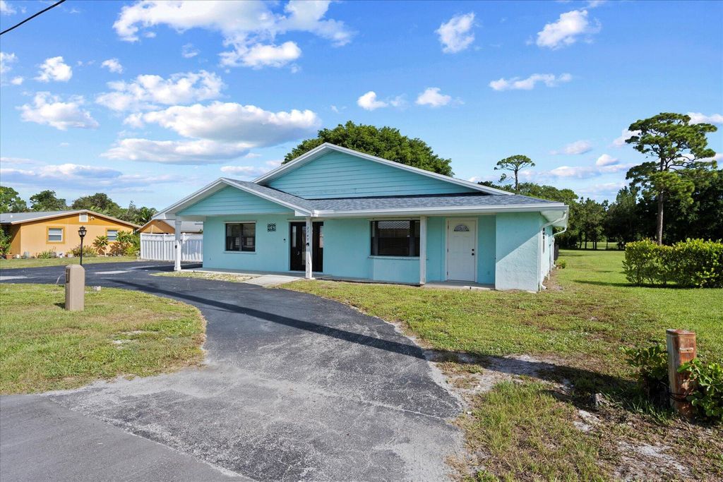 Photo of 2747 SE Normand Street, Stuart, FL 34997 (MLS # R10902648)