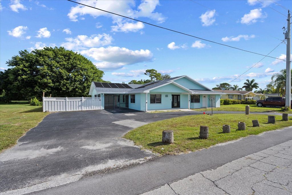 Photo of 2747 SE Normand Street, Stuart, FL 34997 (MLS # R10902648)