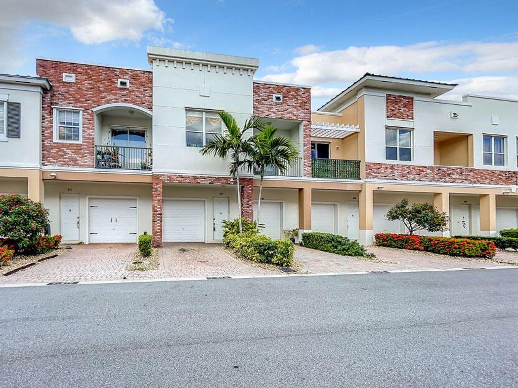Photo of 10320 SW Stephanie Way #209, Port St Lucie, FL 34987 (MLS # R10896168)