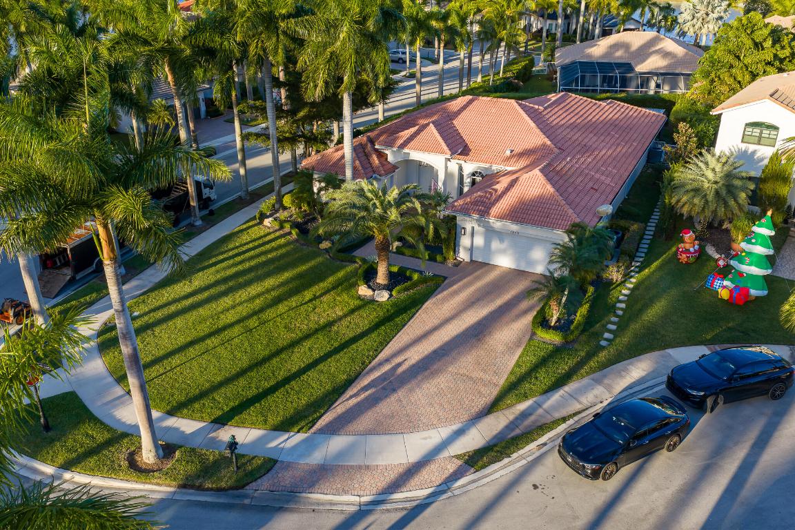 1849 Lighthouse Court