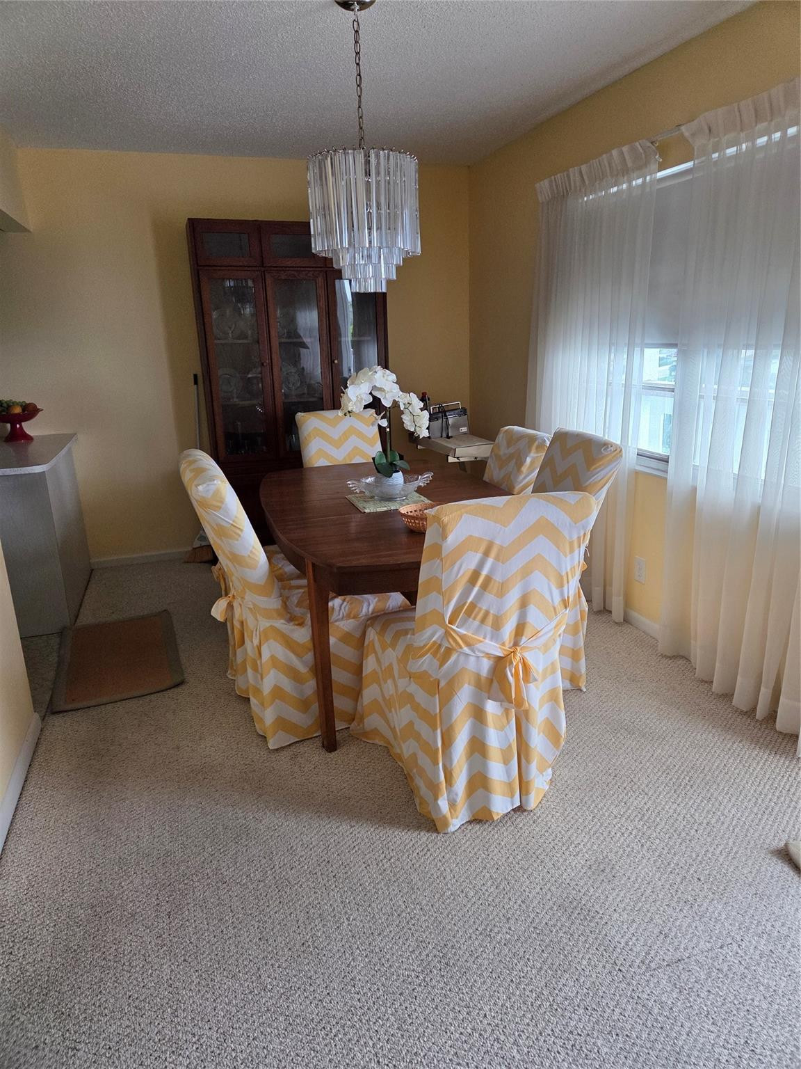 4042 Lyndhurst J 4042