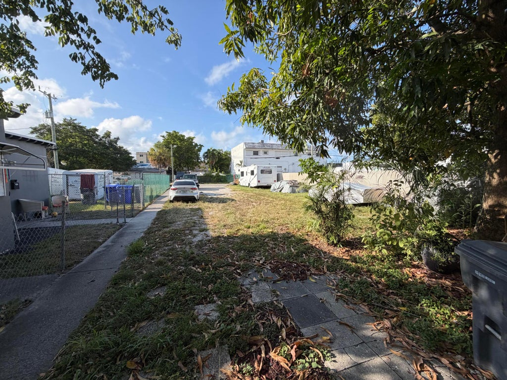 Photo of 2136 COLLINS Court #1-2, Hollywood, FL 33020 (MLS # B26077304)