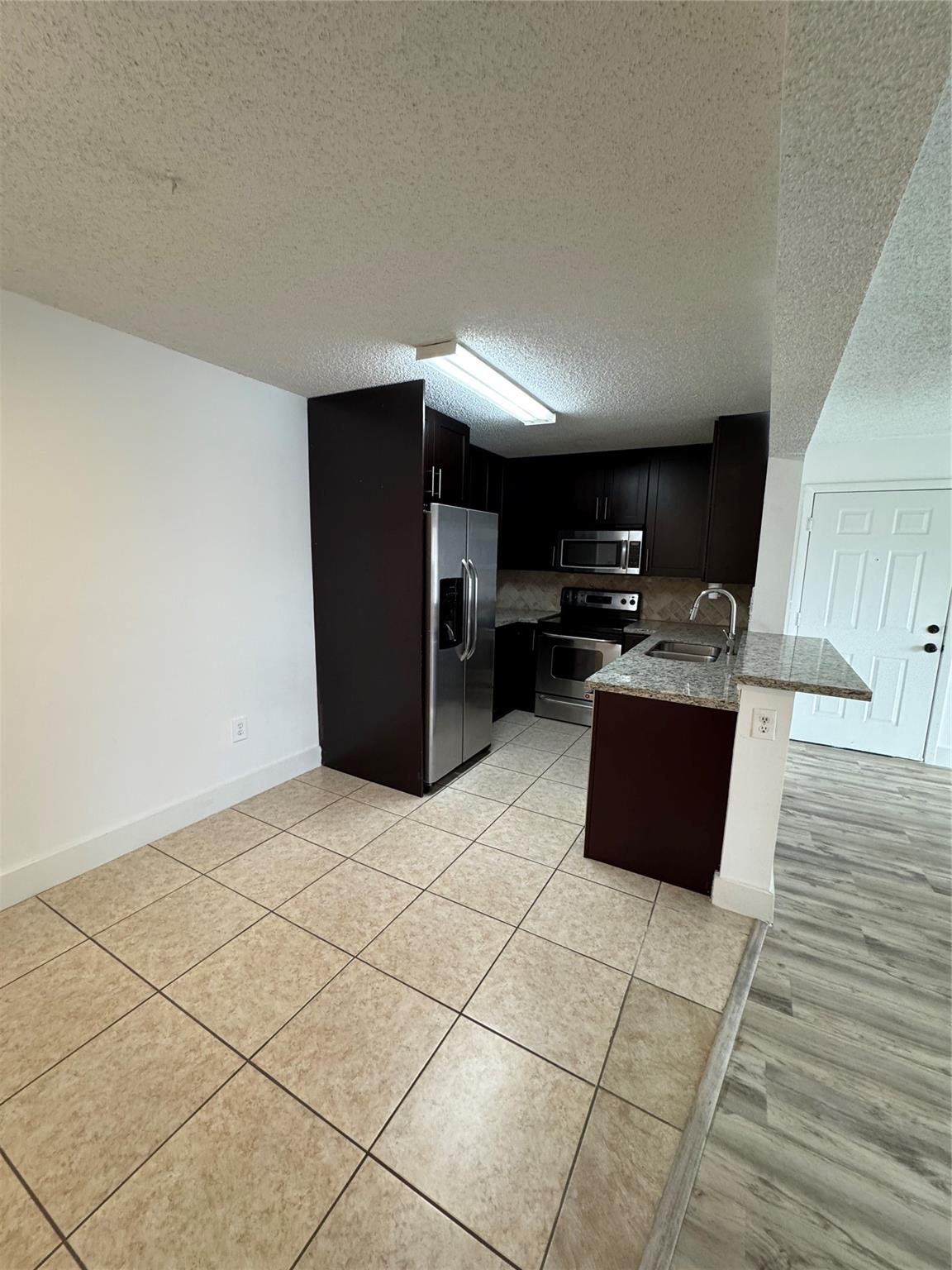 The Palms Of Pembroke Con - Residential Lease