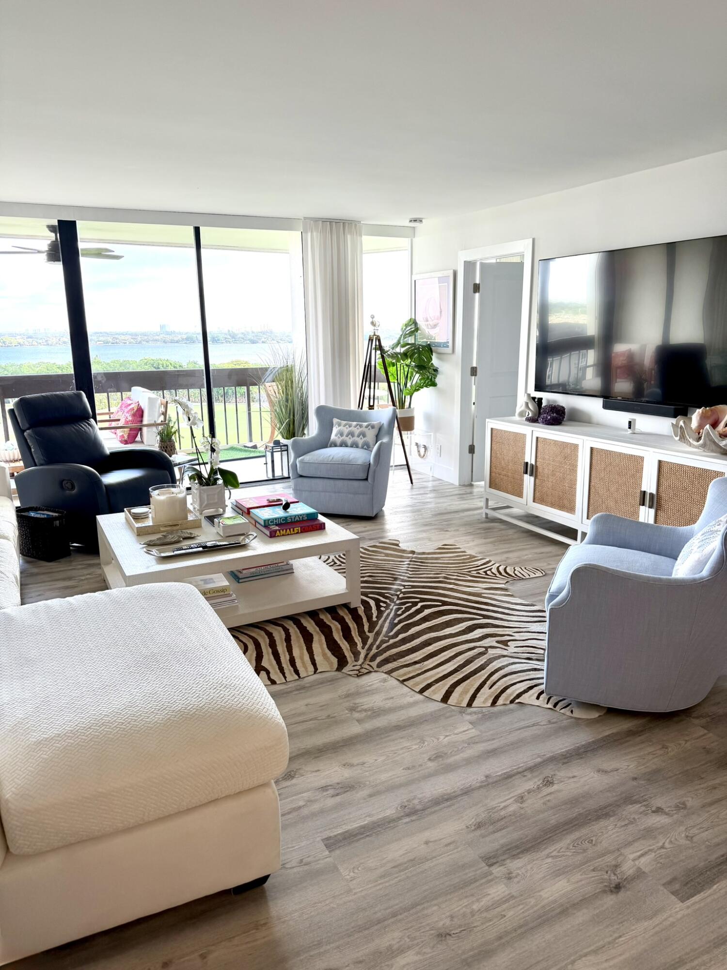 LANDS OF THE PRESIDENT CONDO 2 , - Residential