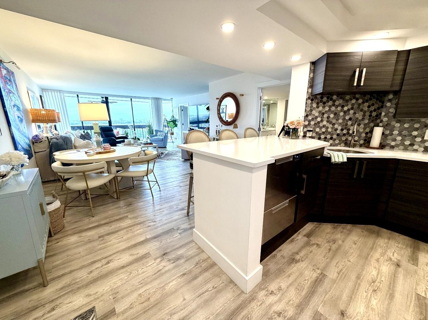 LANDS OF THE PRESIDENT CONDO 2 , - Residential