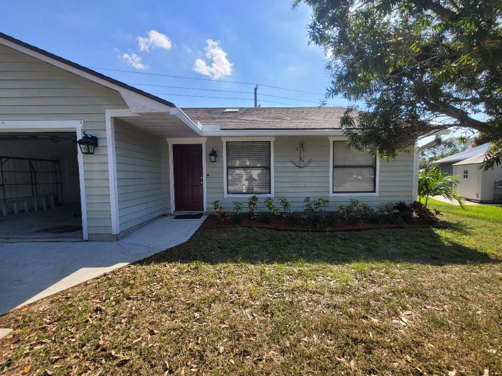 Photo of 1453 SW Vizcaya Circle, Palm City, FL 34990 (MLS # R11143319)