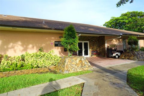 A home in Lauderdale Lakes