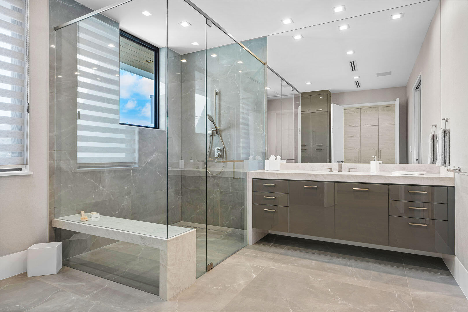 ROYAL PALM YACHT & COUNTR - Residential