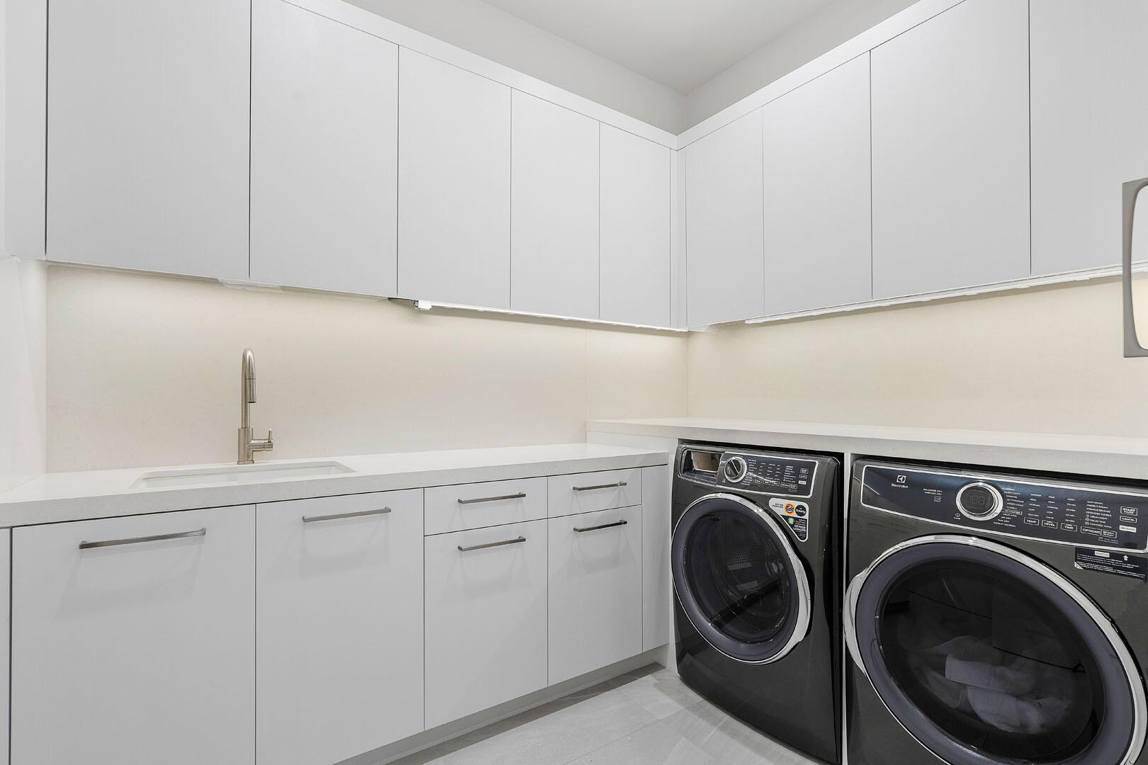 ROYAL PALM YACHT & COUNTR - Residential