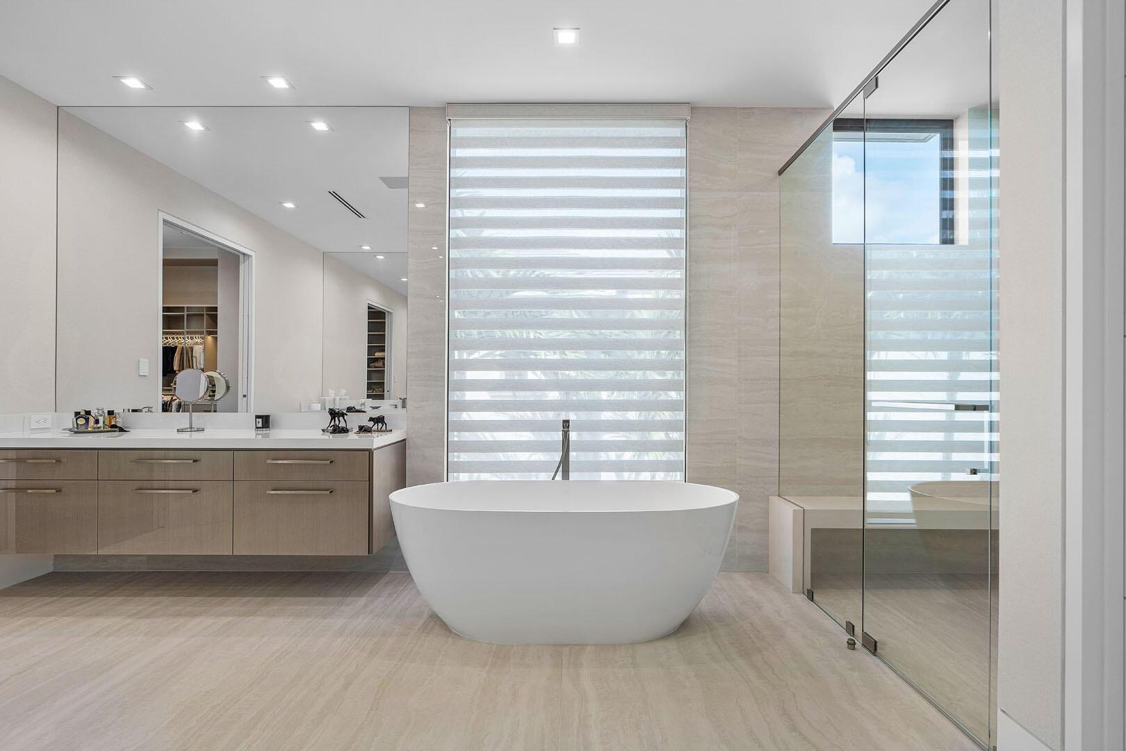 ROYAL PALM YACHT & COUNTR - Residential