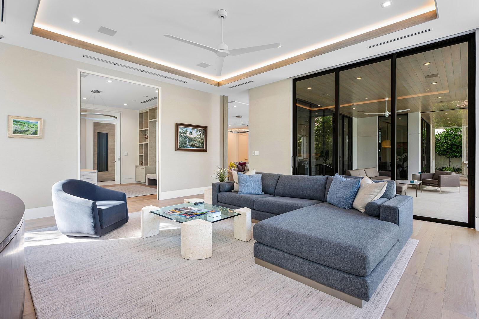 ROYAL PALM YACHT & COUNTR - Residential