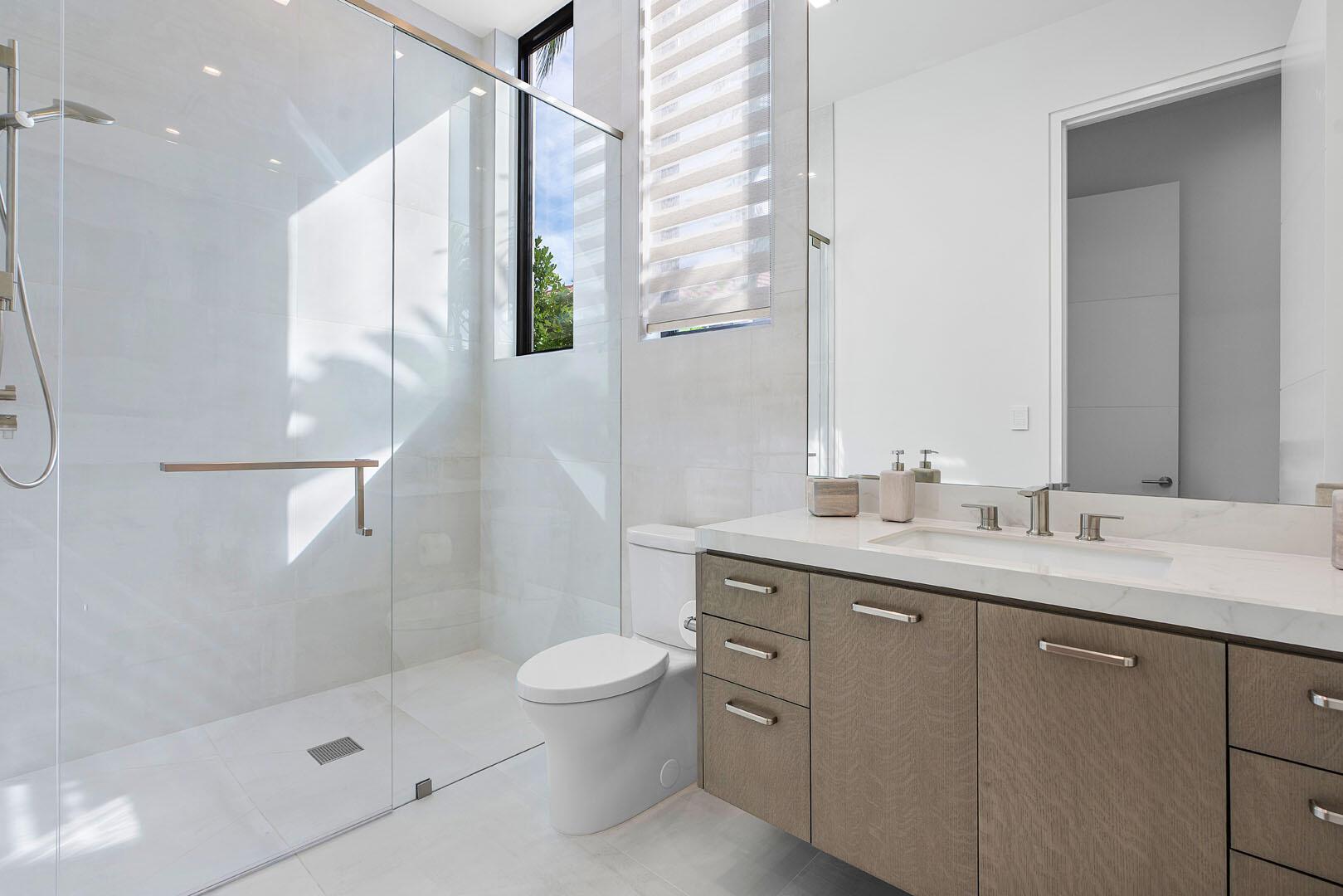 ROYAL PALM YACHT & COUNTR - Residential