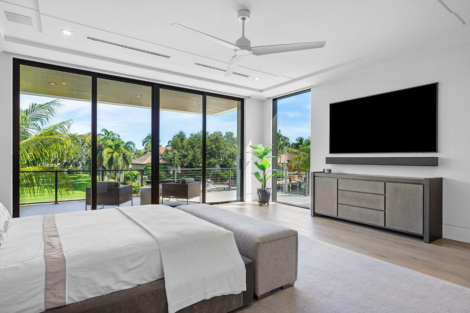 ROYAL PALM YACHT & COUNTR - Residential