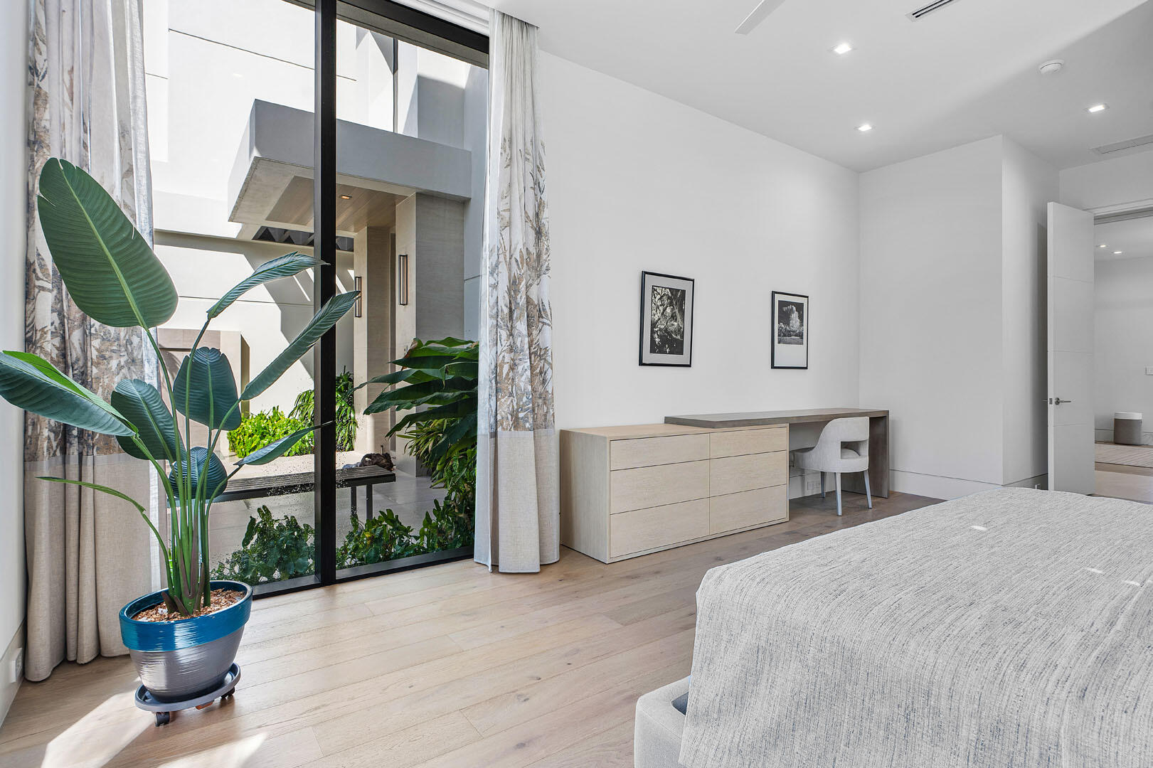 ROYAL PALM YACHT & COUNTR - Residential