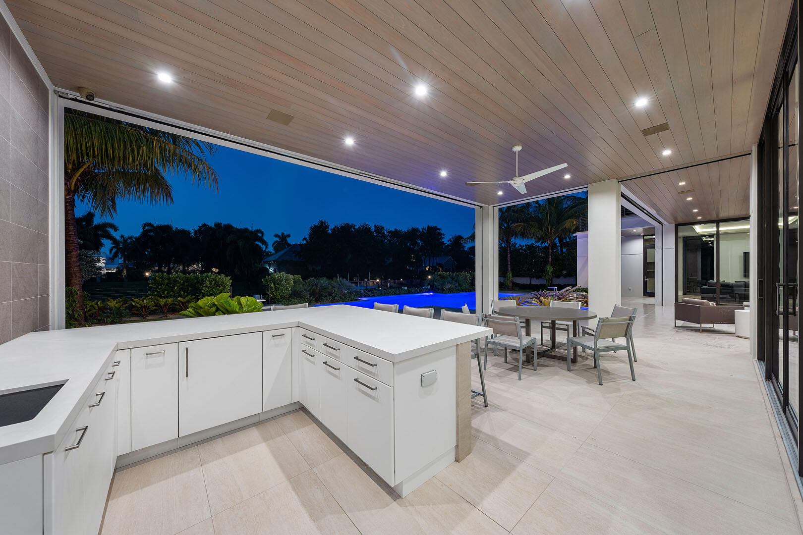 ROYAL PALM YACHT & COUNTR - Residential