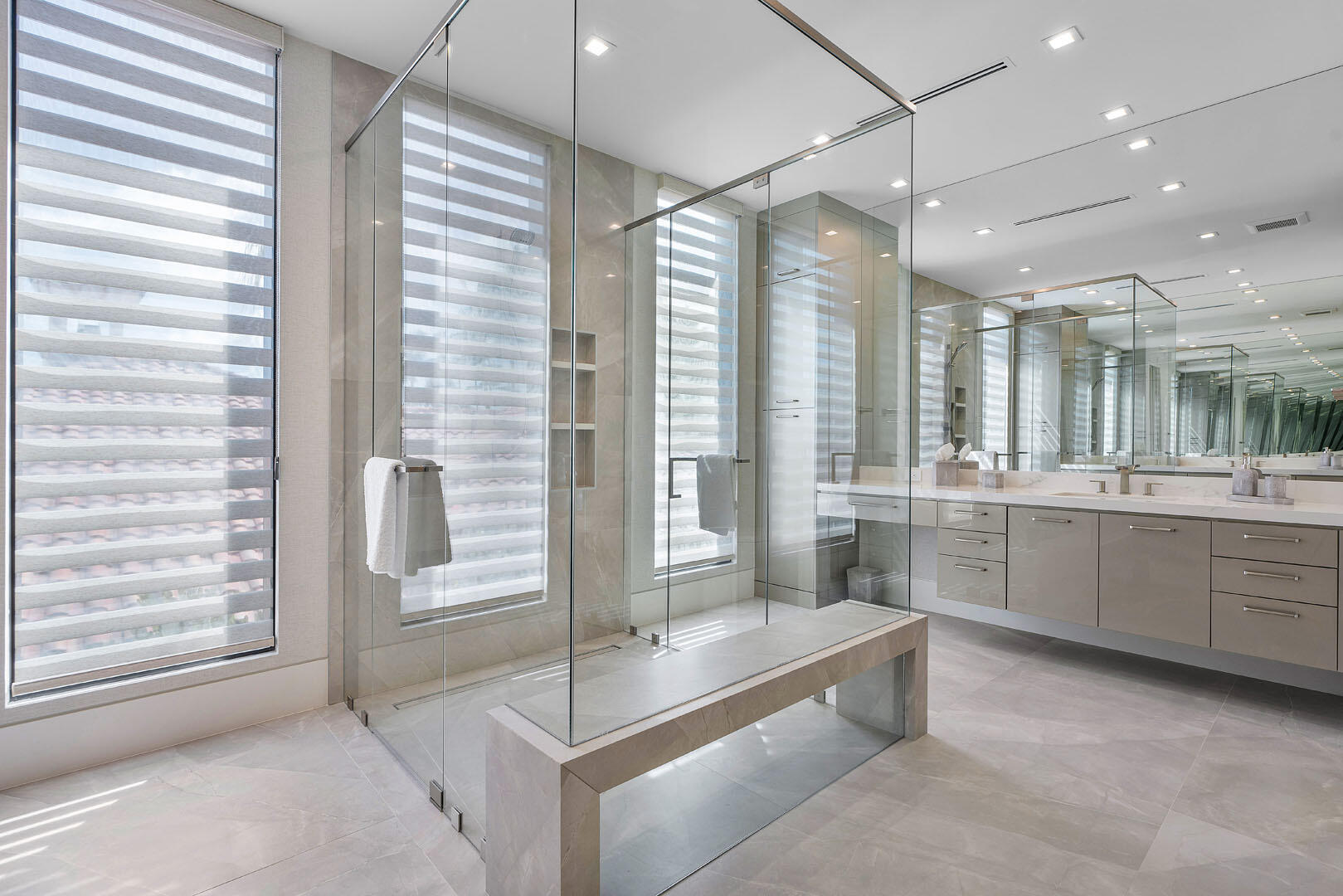 ROYAL PALM YACHT & COUNTR - Residential