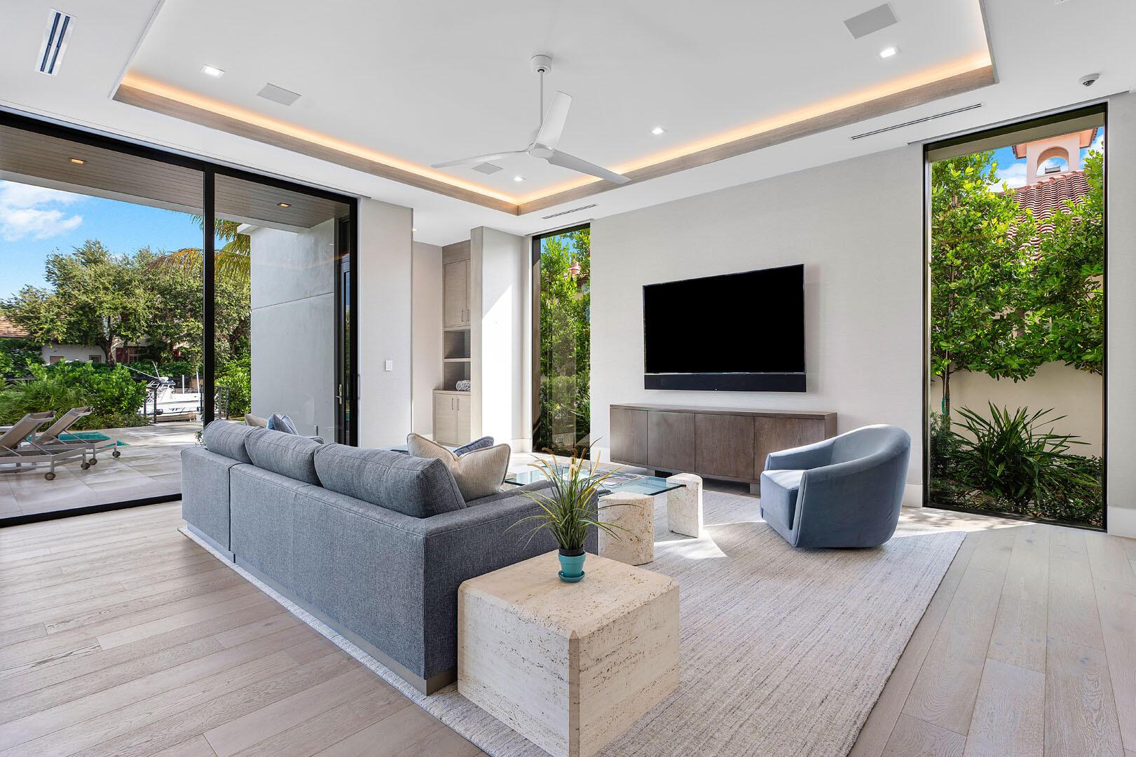 ROYAL PALM YACHT & COUNTR - Residential