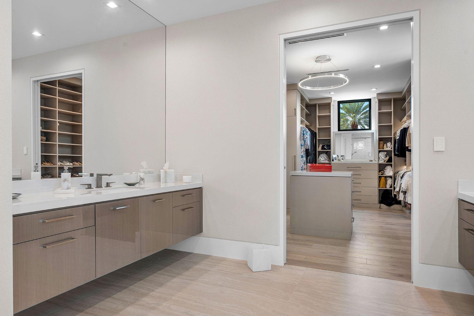 ROYAL PALM YACHT & COUNTR - Residential