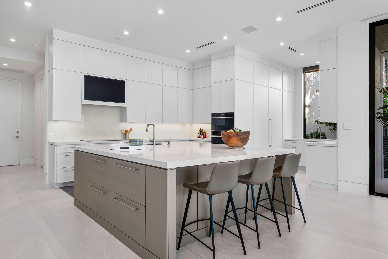 ROYAL PALM YACHT & COUNTR - Residential