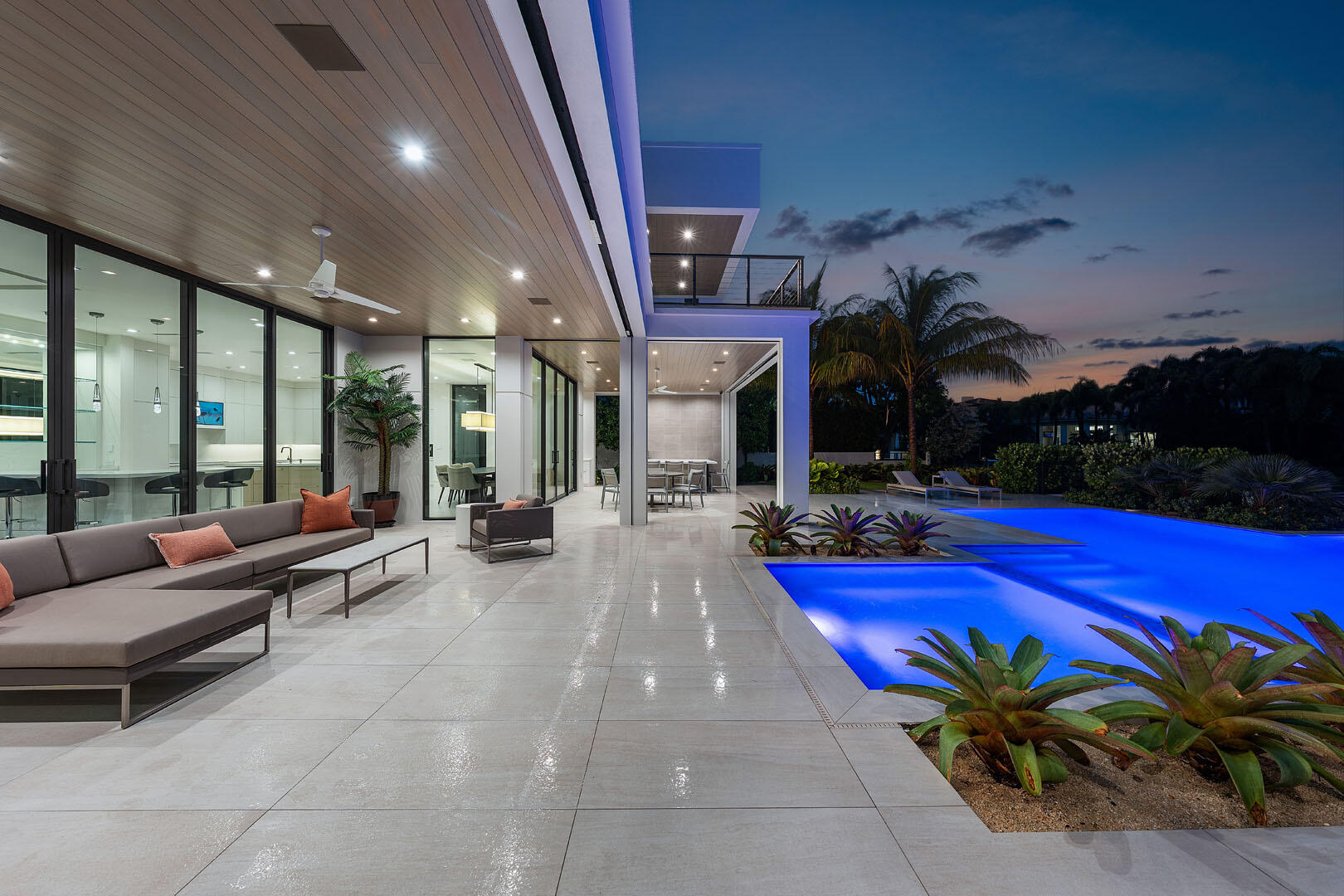 ROYAL PALM YACHT & COUNTR - Residential