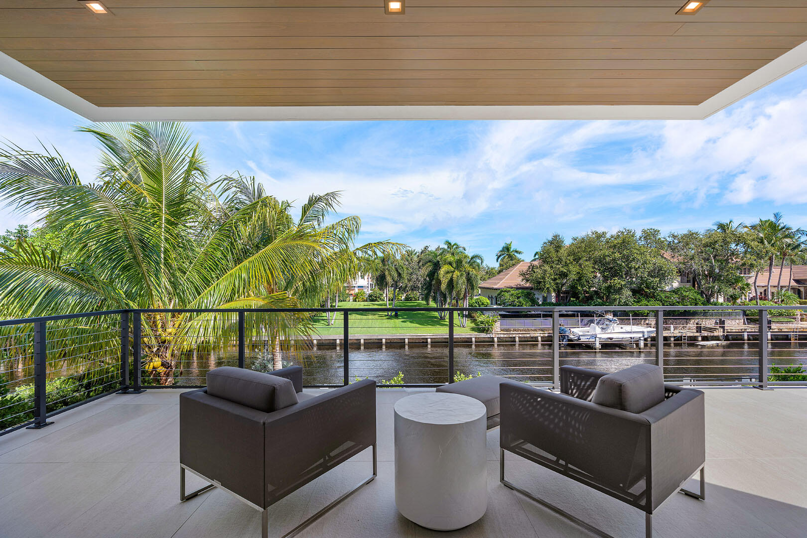 ROYAL PALM YACHT & COUNTR - Residential